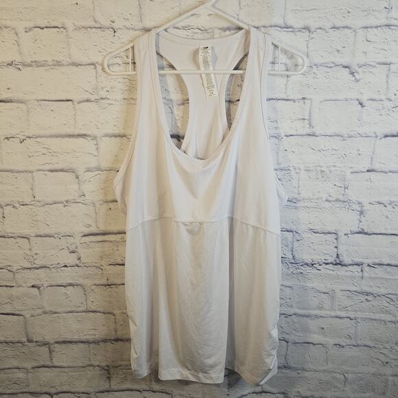 Fabletics Tops - Fabletics Racerback Tank Top Womens 1X White Polyester Blend Athleisure Workout